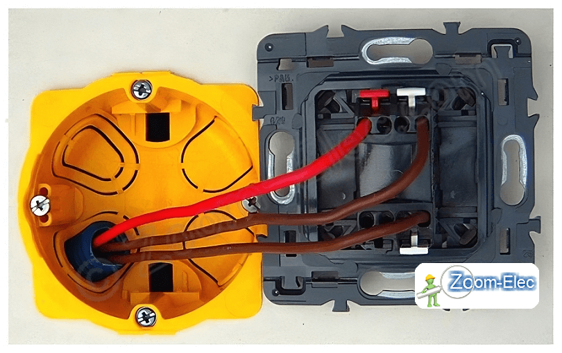 Branchement d'un interrupteur va et vient Legrand Mosaic ou Celiane : phase