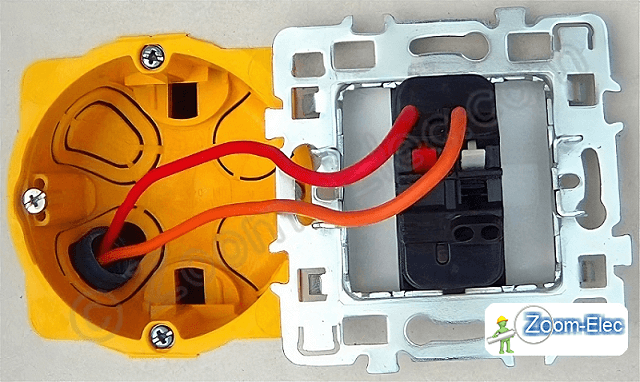 Installation d'un bouton poussoir