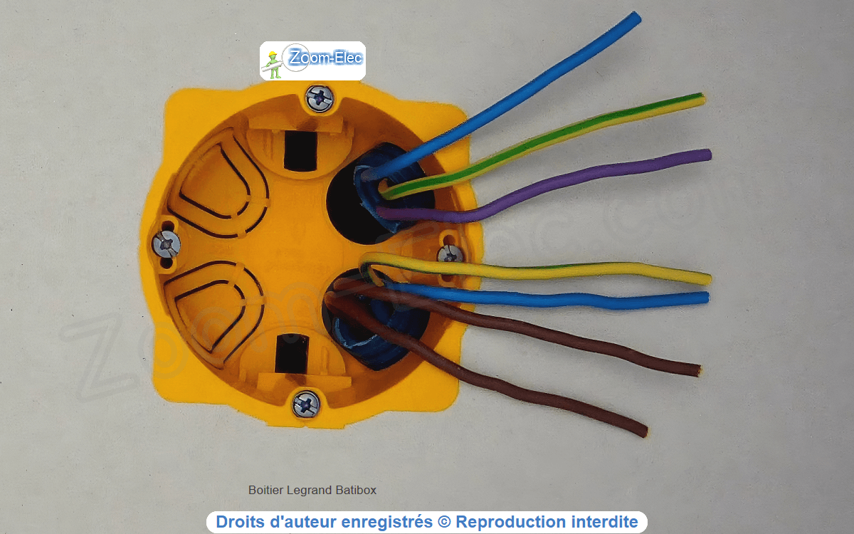 Montage du câblage d'un interrupteur va et vient coté retour lampes